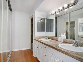 5530 Owensmouth Avenue 123, Woodland Hills (los Angeles) CA 91367