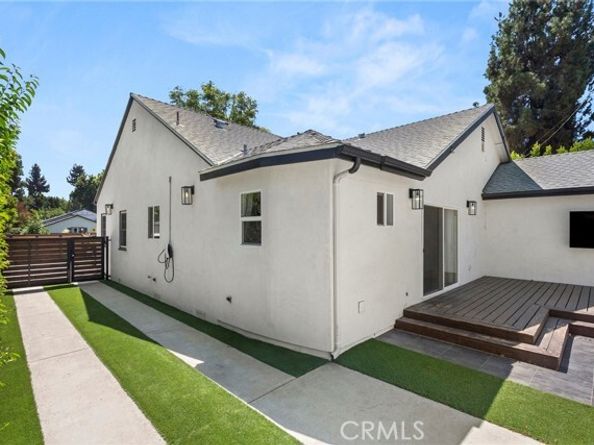5619 Bellingham Avenue, Valley Village CA 91607