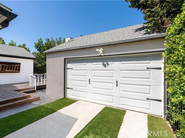 5619 Bellingham Avenue, Valley Village CA 91607