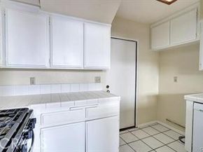 16857 San Fernando Mission Boulevard 7, Granada Hills (los Angeles) CA 91344