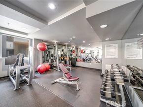 21301 Erwin Street 303, Woodland Hills (los Angeles) CA 91367
