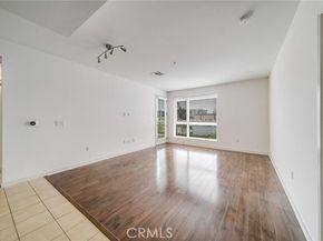 21301 Erwin Street 303, Woodland Hills (los Angeles) CA 91367