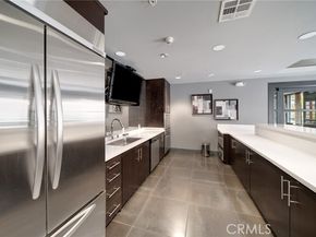21301 Erwin Street 303, Woodland Hills (los Angeles) CA 91367