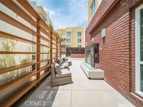 21301 Erwin Street 303, Woodland Hills (los Angeles) CA 91367