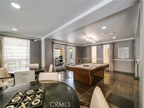 21301 Erwin Street 303, Woodland Hills (los Angeles) CA 91367