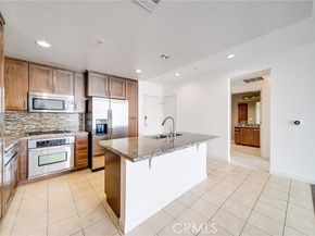 21301 Erwin Street 303, Woodland Hills (los Angeles) CA 91367