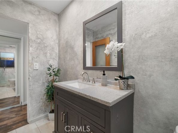 5339 Newcastle Avenue 112, Encino (los Angeles) CA 91316