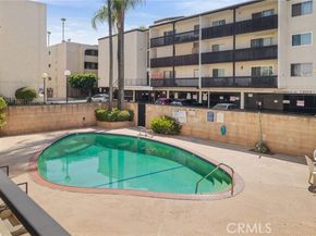 5339 Newcastle Avenue 112, Encino (los Angeles) CA 91316
