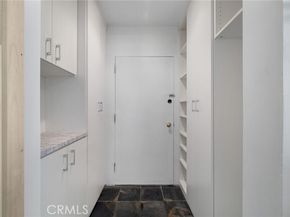 5339 Newcastle Avenue 112, Encino (los Angeles) CA 91316