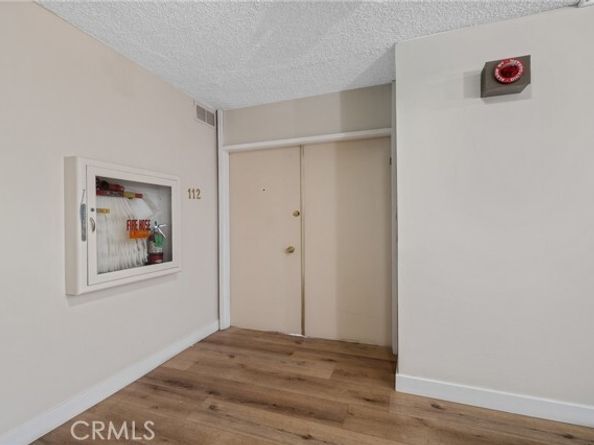 5339 Newcastle Avenue 112, Encino (los Angeles) CA 91316