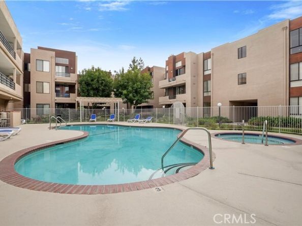 7826 Topanga Canyon Boulevard 301, Canoga Park (los Angeles) CA 91304