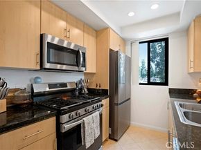 7826 Topanga Canyon Boulevard 301, Canoga Park (los Angeles) CA 91304