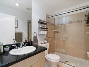 7826 Topanga Canyon Boulevard 301, Canoga Park (los Angeles) CA 91304