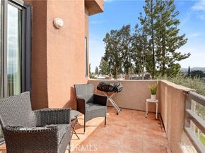 7826 Topanga Canyon Boulevard 301, Canoga Park (los Angeles) CA 91304