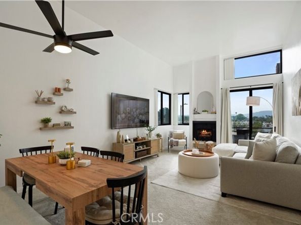 7826 Topanga Canyon Boulevard 301, Canoga Park (los Angeles) CA 91304