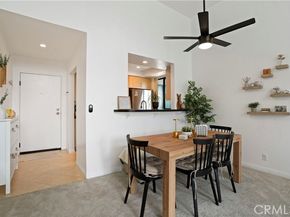 7826 Topanga Canyon Boulevard 301, Canoga Park (los Angeles) CA 91304