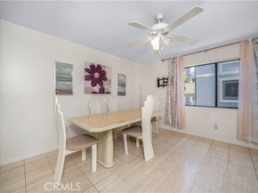 18100 Burbank Boulevard 11, Tarzana (los Angeles) CA 91356