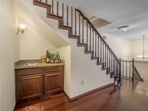 18100 Burbank Boulevard 11, Tarzana (los Angeles) CA 91356