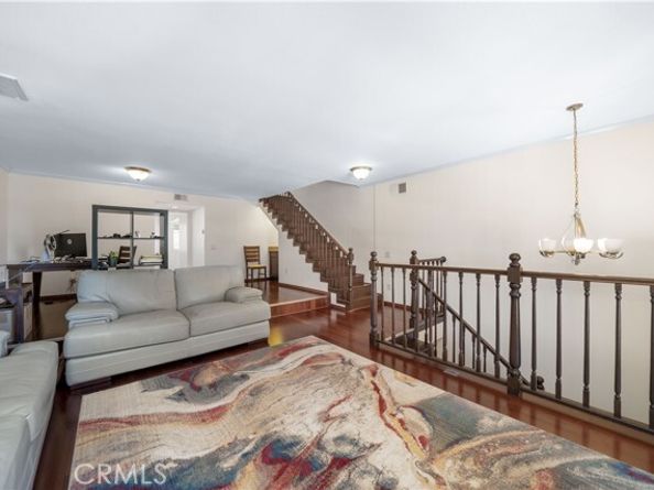 18100 Burbank Boulevard 11, Tarzana (los Angeles) CA 91356