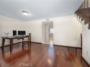 18100 Burbank Boulevard 11, Tarzana (los Angeles) CA 91356