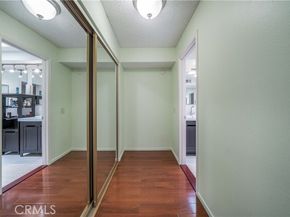 18100 Burbank Boulevard 11, Tarzana (los Angeles) CA 91356