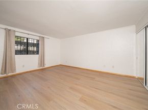 18100 Burbank Boulevard 11, Tarzana (los Angeles) CA 91356