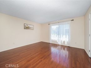 18100 Burbank Boulevard 11, Tarzana (los Angeles) CA 91356