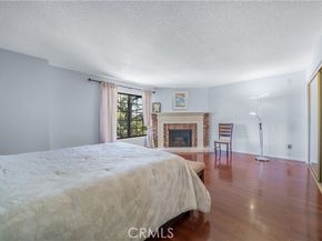 18100 Burbank Boulevard 11, Tarzana (los Angeles) CA 91356