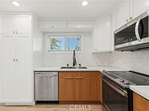 21206 Merridy Street, Chatsworth (los Angeles) CA 91311