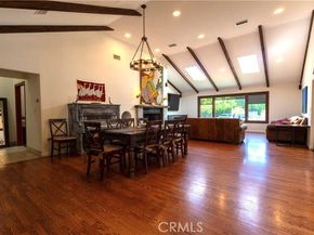 5329 Mecca Avenue, Tarzana (los Angeles) CA 91356