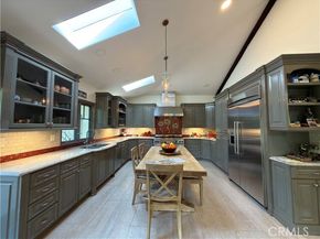 5329 Mecca Avenue, Tarzana (los Angeles) CA 91356
