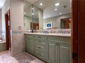 5329 Mecca Avenue, Tarzana (los Angeles) CA 91356