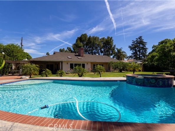 5329 Mecca Avenue, Tarzana (los Angeles) CA 91356