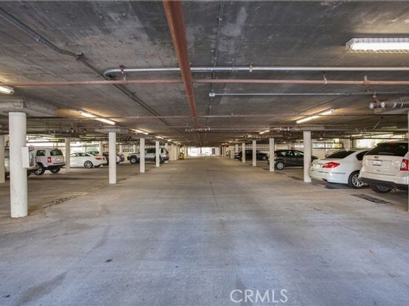 5535 Canoga Avenue 207, Woodland Hills (los Angeles) CA 91367