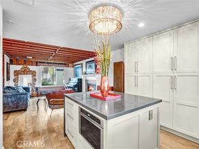 22935 Sylvan Street, Woodland Hills (los Angeles) CA 91367