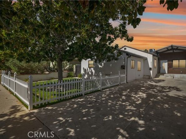 20237 Hartland Street, Winnetka (los Angeles) CA 91306