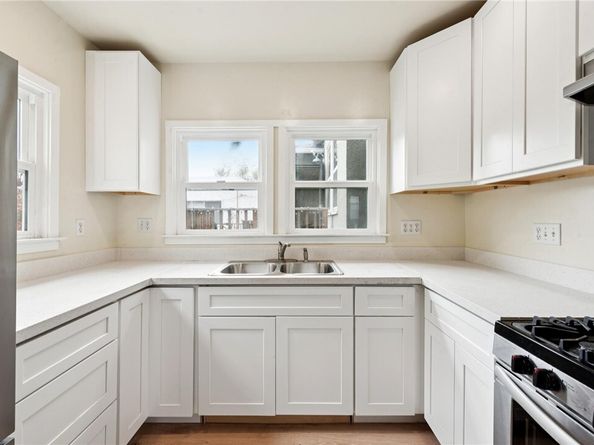 729 40th Street, Oakland CA 94609
