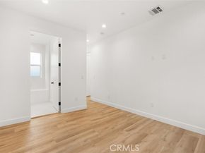 11408 W Calvert Street, North Hollywood (los Angeles) CA 91606