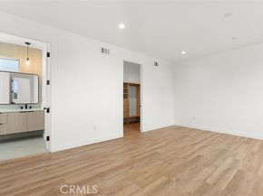 11408 W Calvert Street, North Hollywood (los Angeles) CA 91606