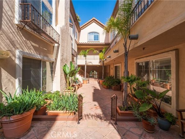 7100 La Tijera Boulevard D101, Westchester (los Angeles) CA 90045