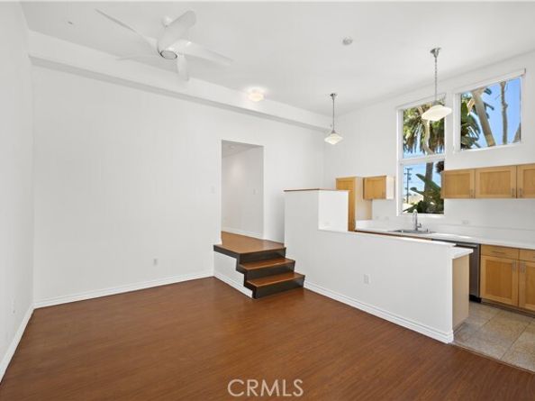 323 E Dayman 3, Long Beach CA 90806