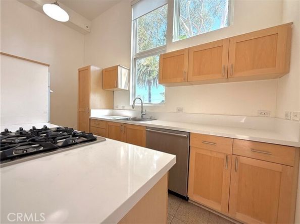 323 E Dayman 3, Long Beach CA 90806