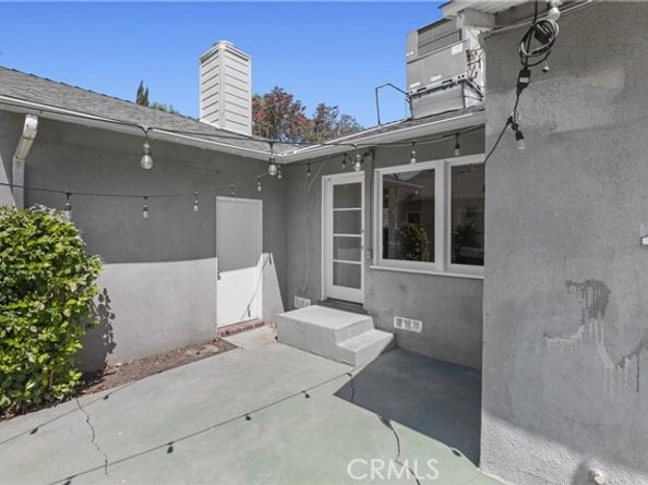 6700 Densmore Avenue, Van Nuys (los Angeles) CA 91406