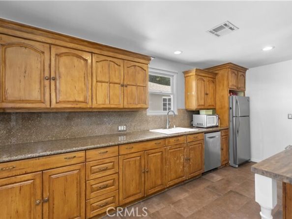 6700 Densmore Avenue, Van Nuys (los Angeles) CA 91406