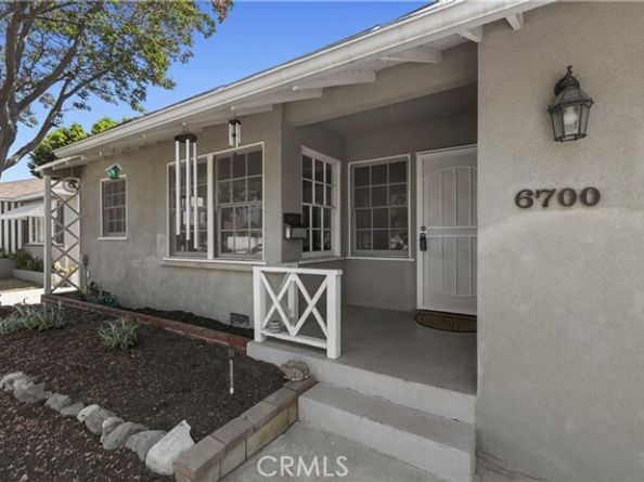 6700 Densmore Avenue, Van Nuys (los Angeles) CA 91406