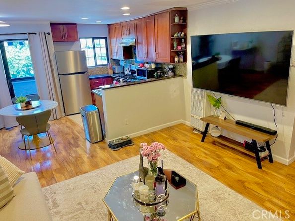 18530 Hatteras Street 309, Tarzana (los Angeles) CA 91356