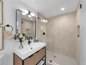 16938 Knapp Street, Northridge (los Angeles) CA 91343