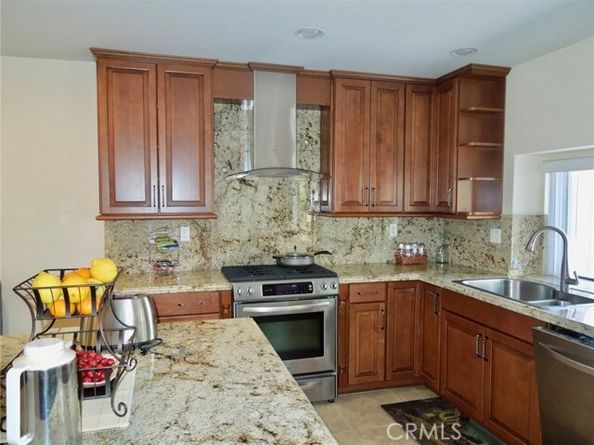 21931 Burbank 23, Woodland Hills (los Angeles) CA 91367