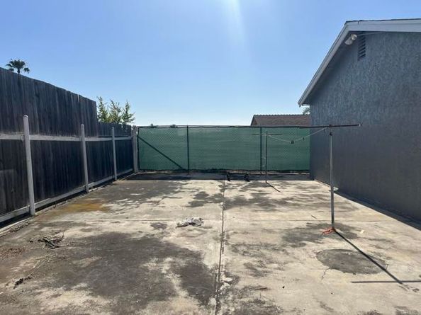 127 ave de la madrid, San Ysidro (san Diego) CA 92173