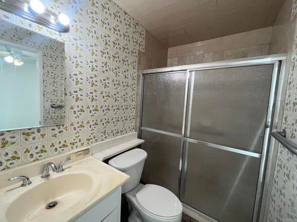 127 ave de la madrid, San Ysidro (san Diego) CA 92173